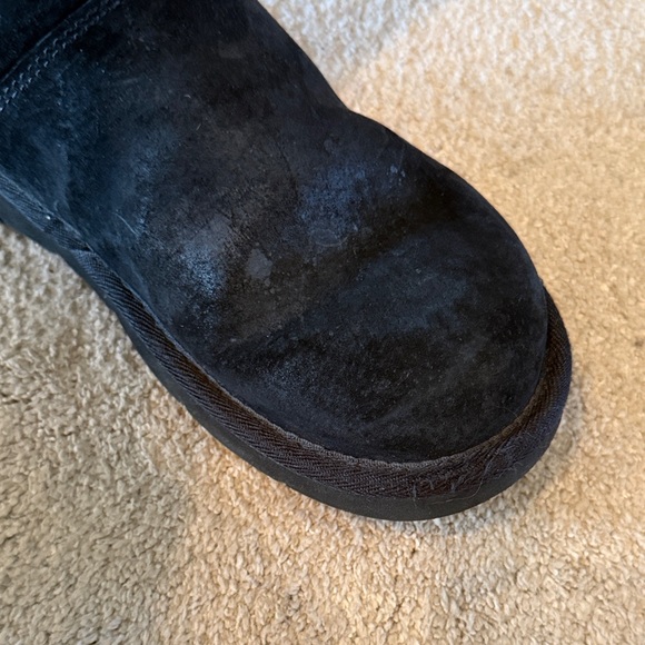 Size 9 UGG Black Winter Suede Boots with Gray Lining - Picture 8 of 8